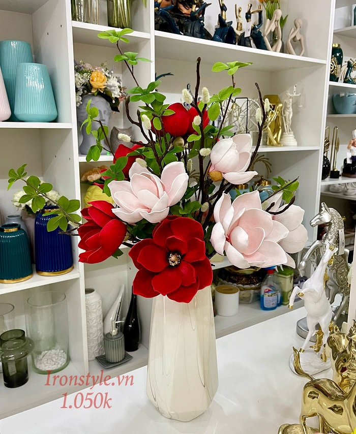 Bình hoa vải trang trí phòng khách đẹp như thật